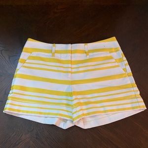 7th Avenue 6 adorable yellow stripped shorts!!